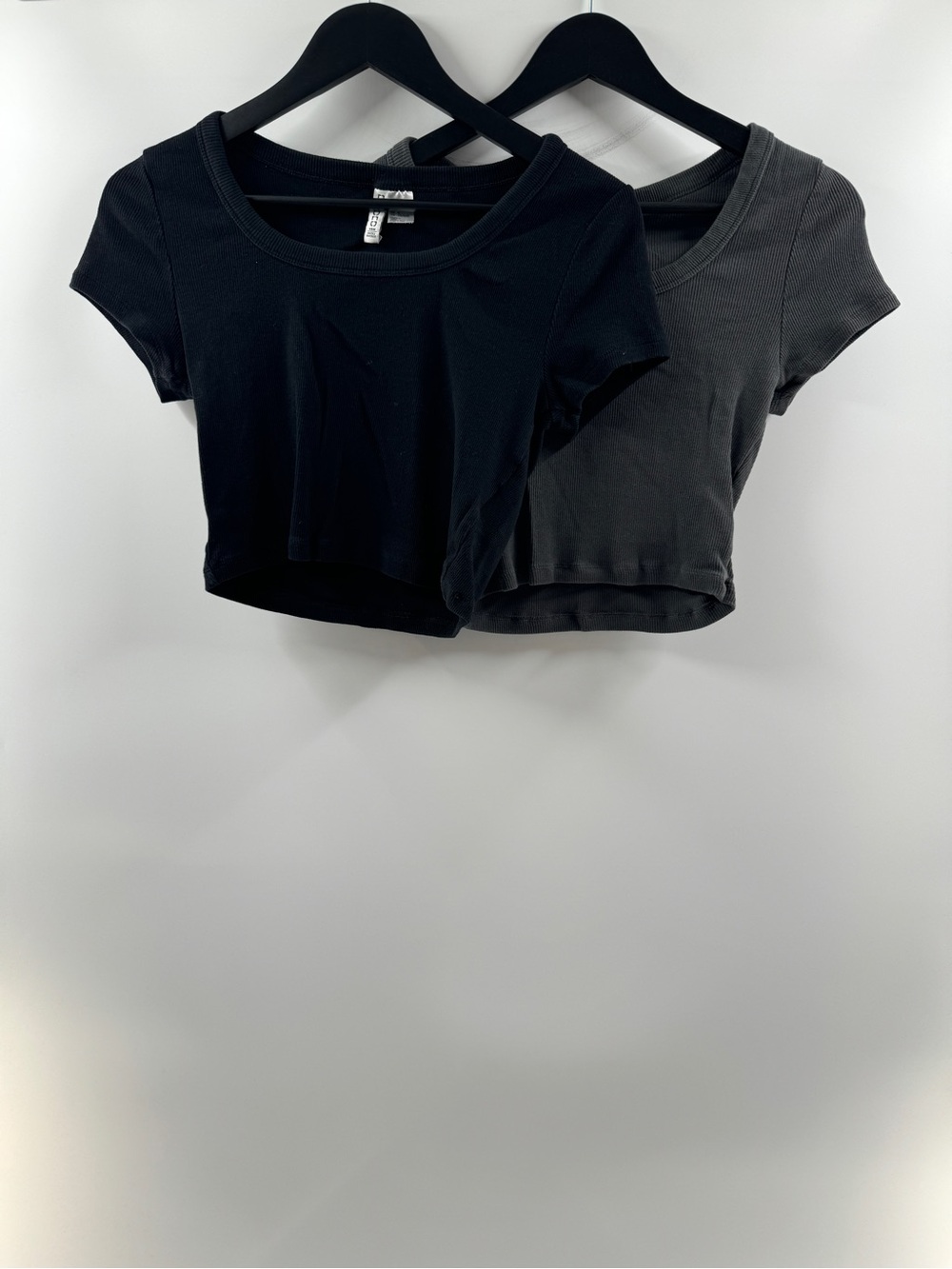 H&M Divided Black & Grey Ribbed Crop Top 2 Pack – Women’s Large